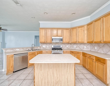 6427 Stone Landing Lane - Photo Thumbnail 14