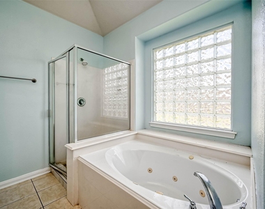 6427 Stone Landing Lane - Photo Thumbnail 30