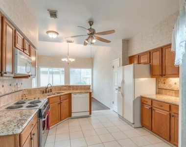 14302 Reissen Lane - Photo Thumbnail 7
