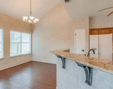 14302 Reissen Lane - Photo Thumbnail 6