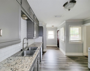 508 W Lang - Photo Thumbnail 12