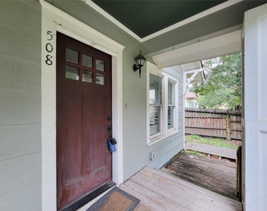 508 W Lang - Photo Thumbnail 1