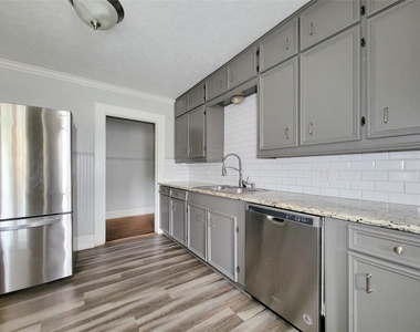 508 W Lang - Photo Thumbnail 9
