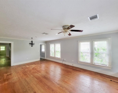 508 W Lang - Photo Thumbnail 3