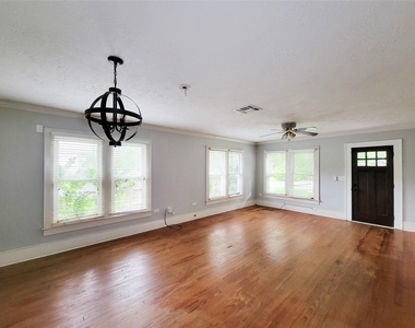 508 W Lang - Photo Thumbnail 6