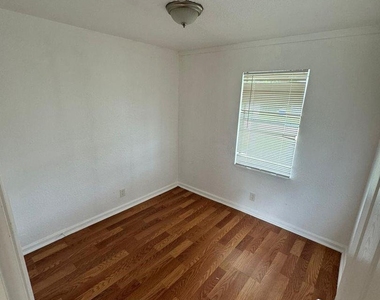 2500 Orange Street - Photo Thumbnail 3