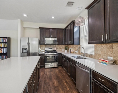 3332 Home Point Drive - Photo Thumbnail 13