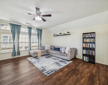 3332 Home Point Drive - Photo Thumbnail 10