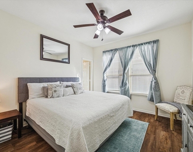 3332 Home Point Drive - Photo Thumbnail 5