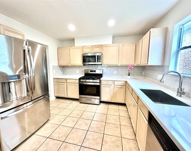 25311 Clover Ranch Drive - Photo Thumbnail 8
