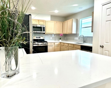 25311 Clover Ranch Drive - Photo Thumbnail 9