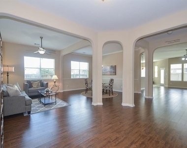 4107 Elk Bluff Lane - Photo Thumbnail 3