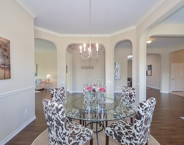 4107 Elk Bluff Lane - Photo Thumbnail 7
