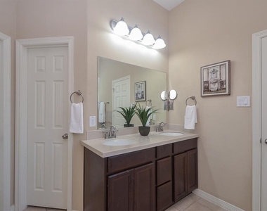 4107 Elk Bluff Lane - Photo Thumbnail 14