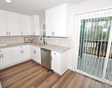 2655 Fountain View Street - Photo Thumbnail 8
