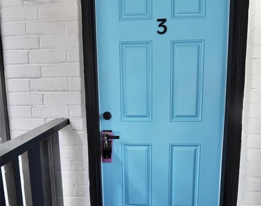 2655 Fountain View Street - Photo Thumbnail 2