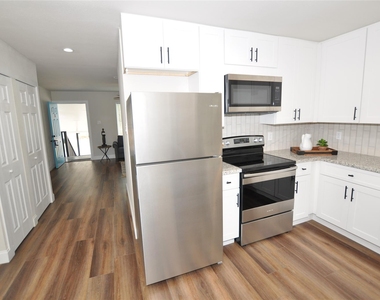 2655 Fountain View Street - Photo Thumbnail 7