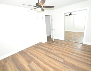 2655 Fountain View Street - Photo Thumbnail 12