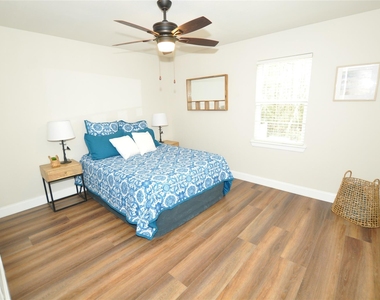 2655 Fountain View Street - Photo Thumbnail 14