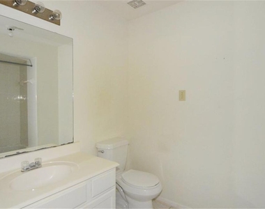 11514 Sagecreek Drive - Photo Thumbnail 16