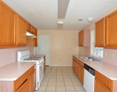 11514 Sagecreek Drive - Photo Thumbnail 3