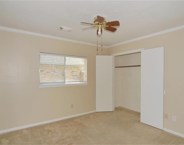 11514 Sagecreek Drive - Photo Thumbnail 15
