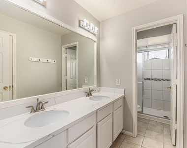 3603 Ne Beacon Hill Drive - Photo Thumbnail 23