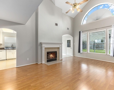 3603 Ne Beacon Hill Drive - Photo Thumbnail 7