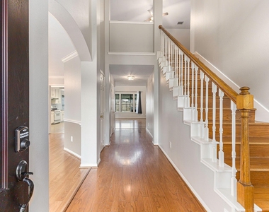 3603 Ne Beacon Hill Drive - Photo Thumbnail 2