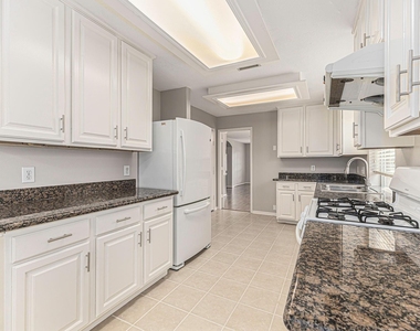 3603 Ne Beacon Hill Drive - Photo Thumbnail 12