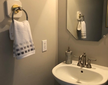 3603 Ne Beacon Hill Drive - Photo Thumbnail 11