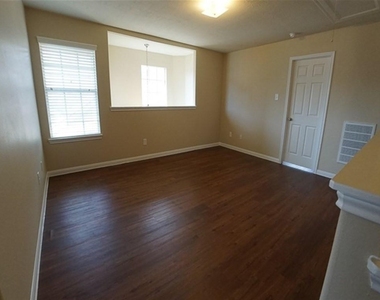 15458 Bammel Oaks Court - Photo Thumbnail 4