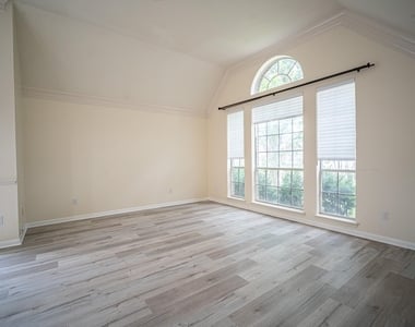 4503 Oak Valley Drive - Photo Thumbnail 3