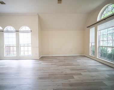 4503 Oak Valley Drive - Photo Thumbnail 2