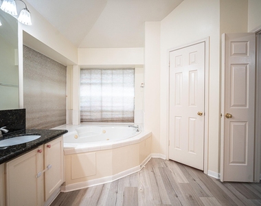 4503 Oak Valley Drive - Photo Thumbnail 24