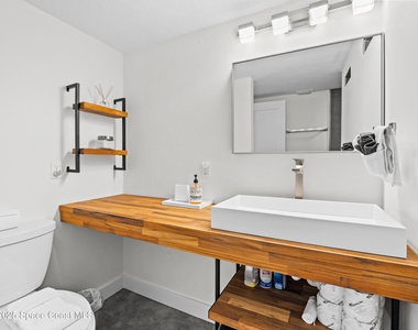 8600 Ridgewood Avenue - Photo Thumbnail 19