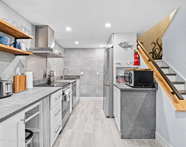 8600 Ridgewood Avenue - Photo Thumbnail 4