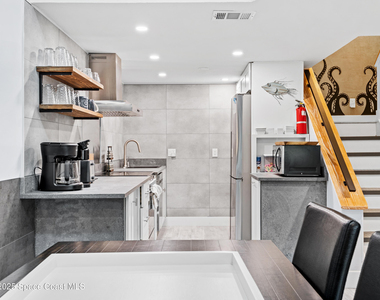 8600 Ridgewood Avenue - Photo Thumbnail 8