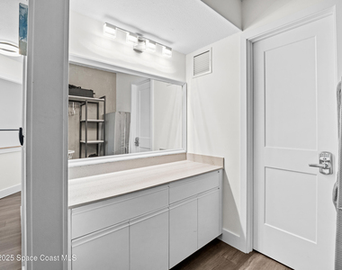 8600 Ridgewood Avenue - Photo Thumbnail 18