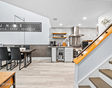 8600 Ridgewood Avenue - Photo Thumbnail 3