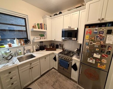 234 West 16th Street - Photo Thumbnail 3