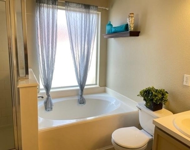17439 Prospect Meadows Drive - Photo Thumbnail 11