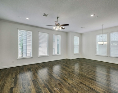 1518 Birdsall Street - Photo Thumbnail 4