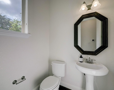 1518 Birdsall Street - Photo Thumbnail 10