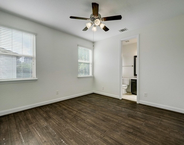 1518 Birdsall Street - Photo Thumbnail 16