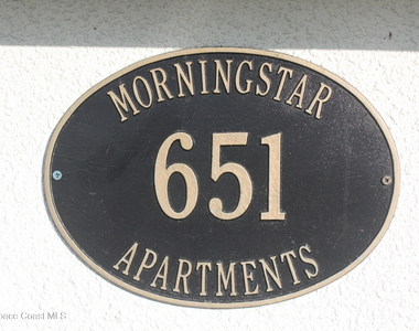 651 Palm Drive - Photo Thumbnail 12
