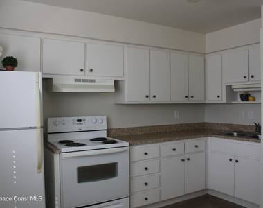 651 Palm Drive - Photo Thumbnail 9