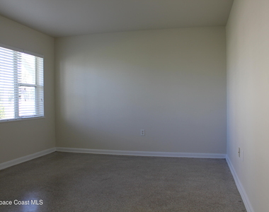 651 Palm Drive - Photo Thumbnail 2