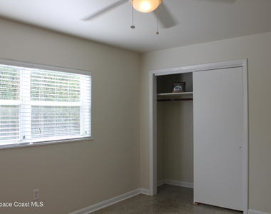651 Palm Drive - Photo Thumbnail 3