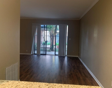 2475 Underwood Street - Photo Thumbnail 5